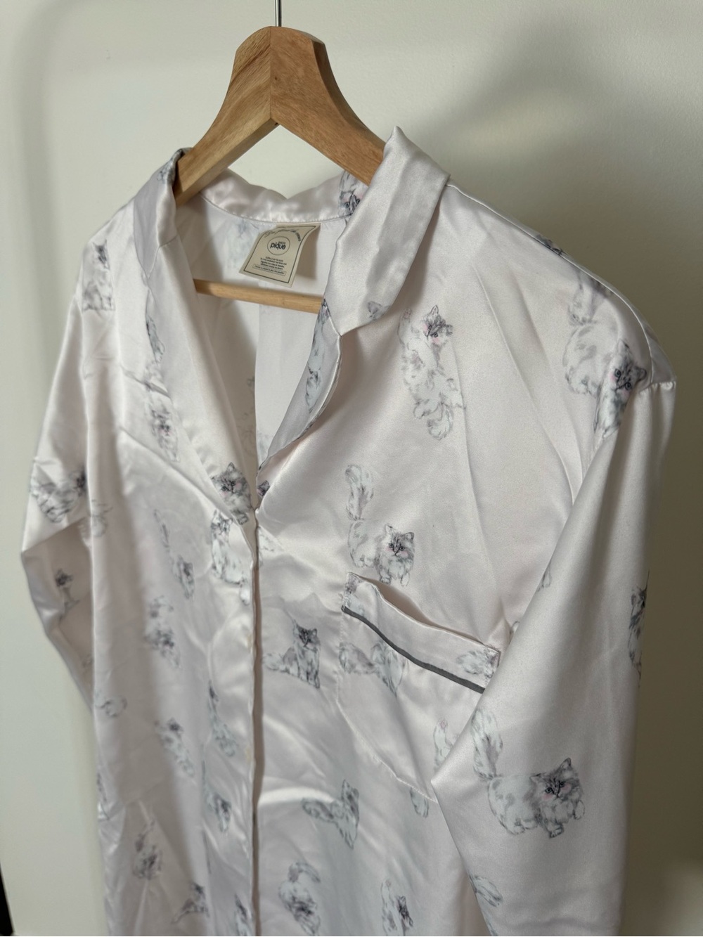 Gelato Pique Cat Print Satin Pajama Sleep Shirt White Long Sleeve Lounge Dress